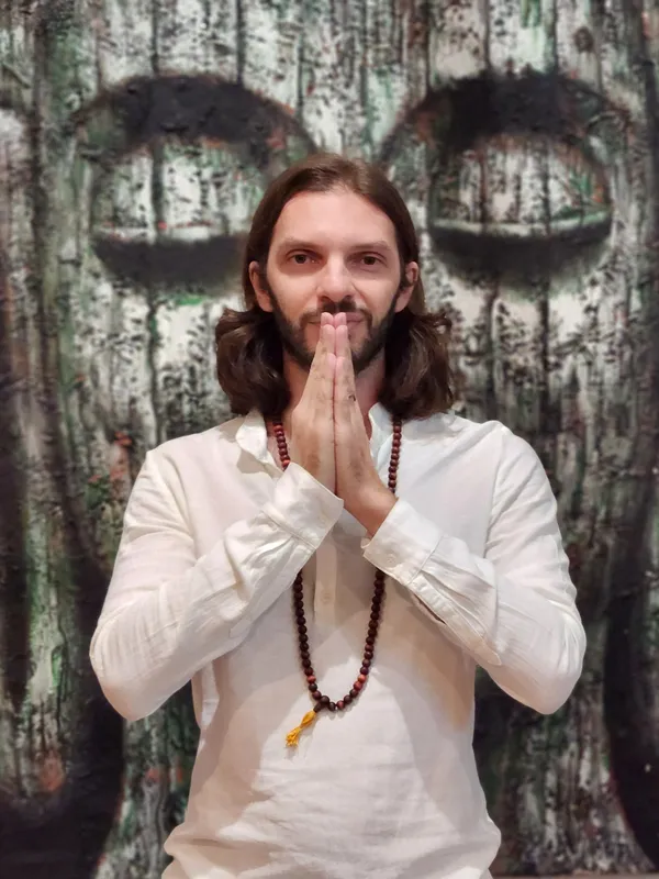 Ишвар - фасилитатор тантры и медитации в Санкт-Петербурге